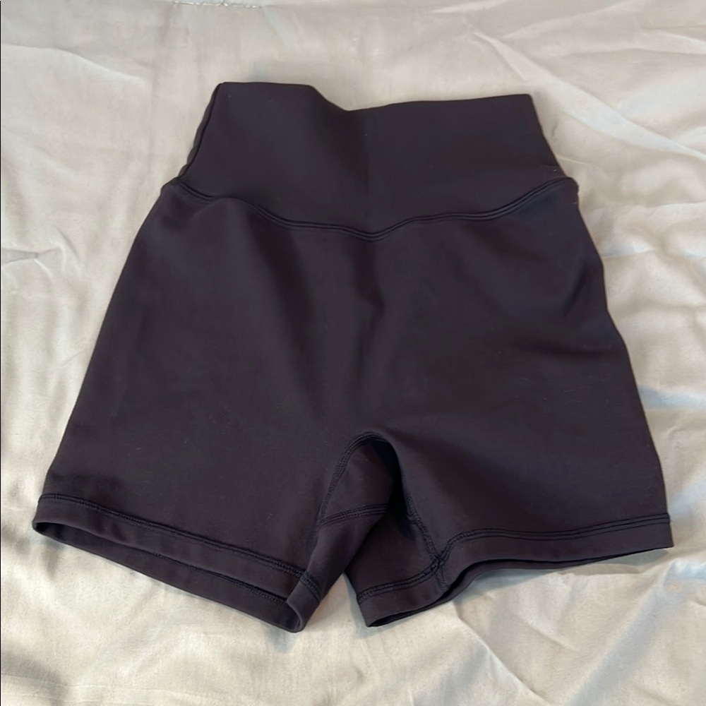 Ptula black shorts
